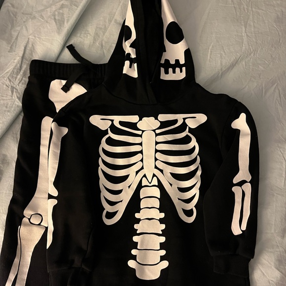 H&M Kids Skeleton Set - Black and White - Picture 2 of 3